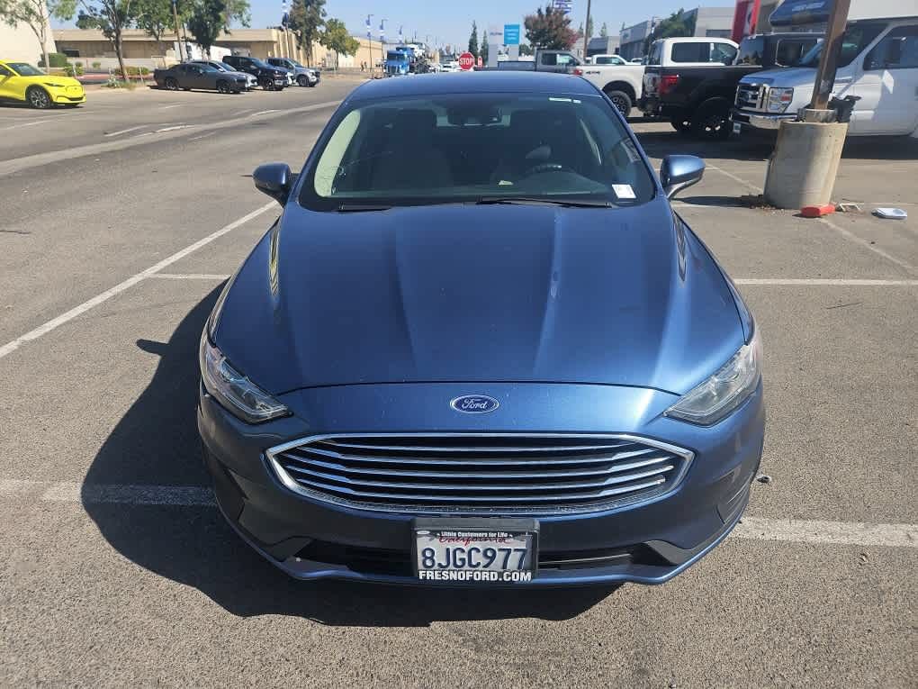 Used 2019 Ford Fusion SE FWD image 2