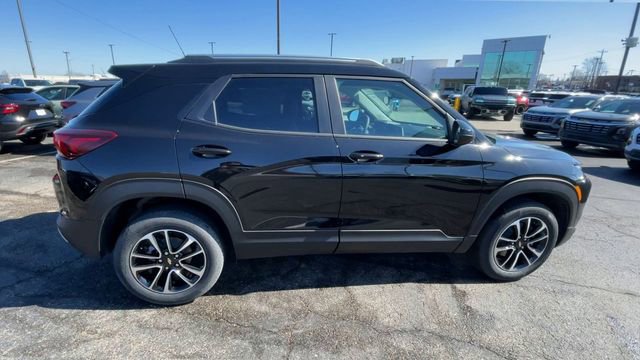New 2026 Chevrolet TrailBlazer LT w/ LT Cold Weather Package image 2