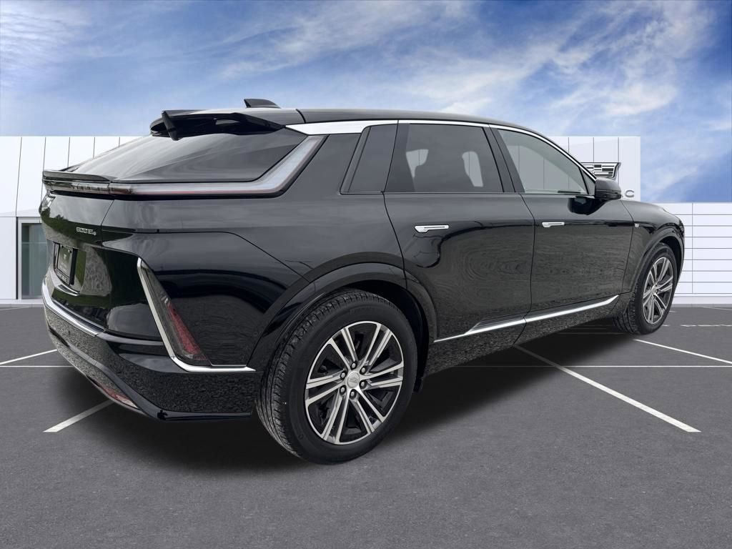 Certified 2024 Cadillac Lyriq Luxury image 3