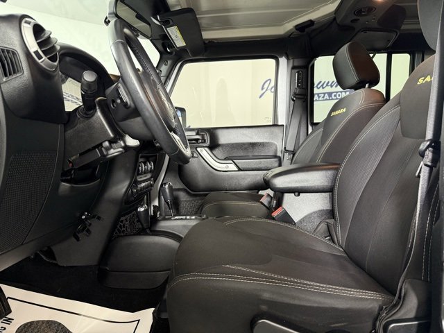 Used 2015 Jeep Wrangler Unlimited Sahara w/ Connectivity Group image 9