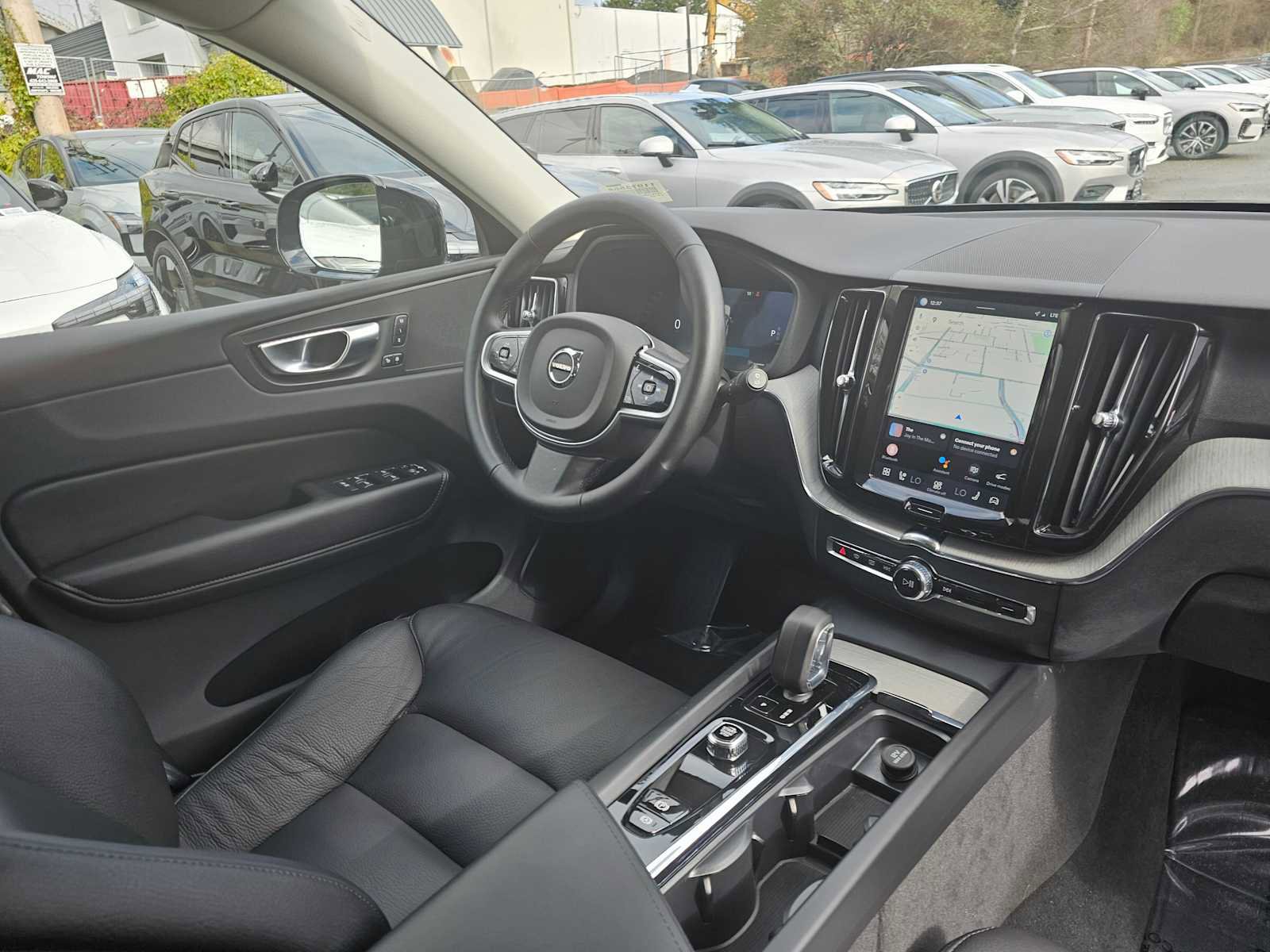 Certified 2025 Volvo XC60 B5 Plus image 10