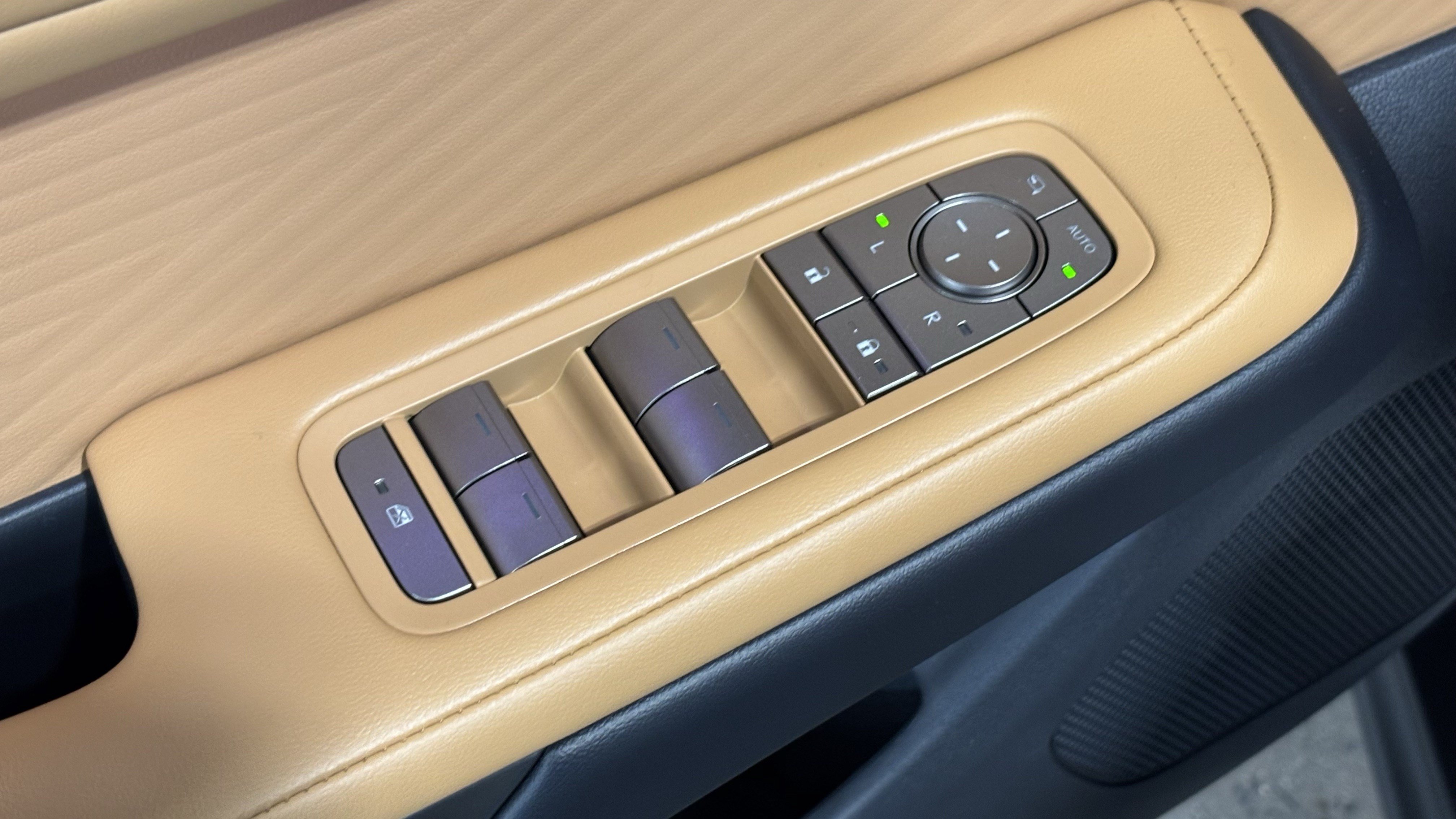 New 2026 Lexus ES 500e AWD/4WD image 16