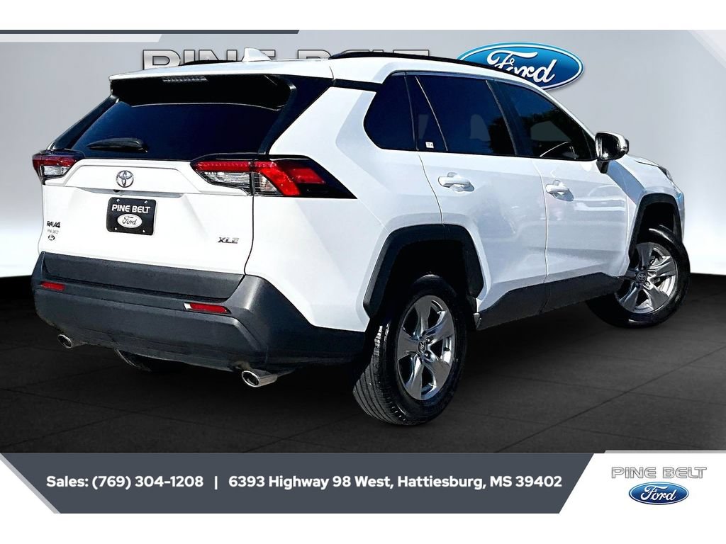 Used 2024 Toyota RAV4 XLE FWD image 11