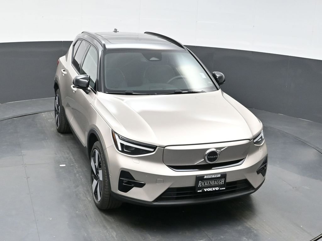 Used 2023 Volvo XC40 Recharge Ultimate image 29