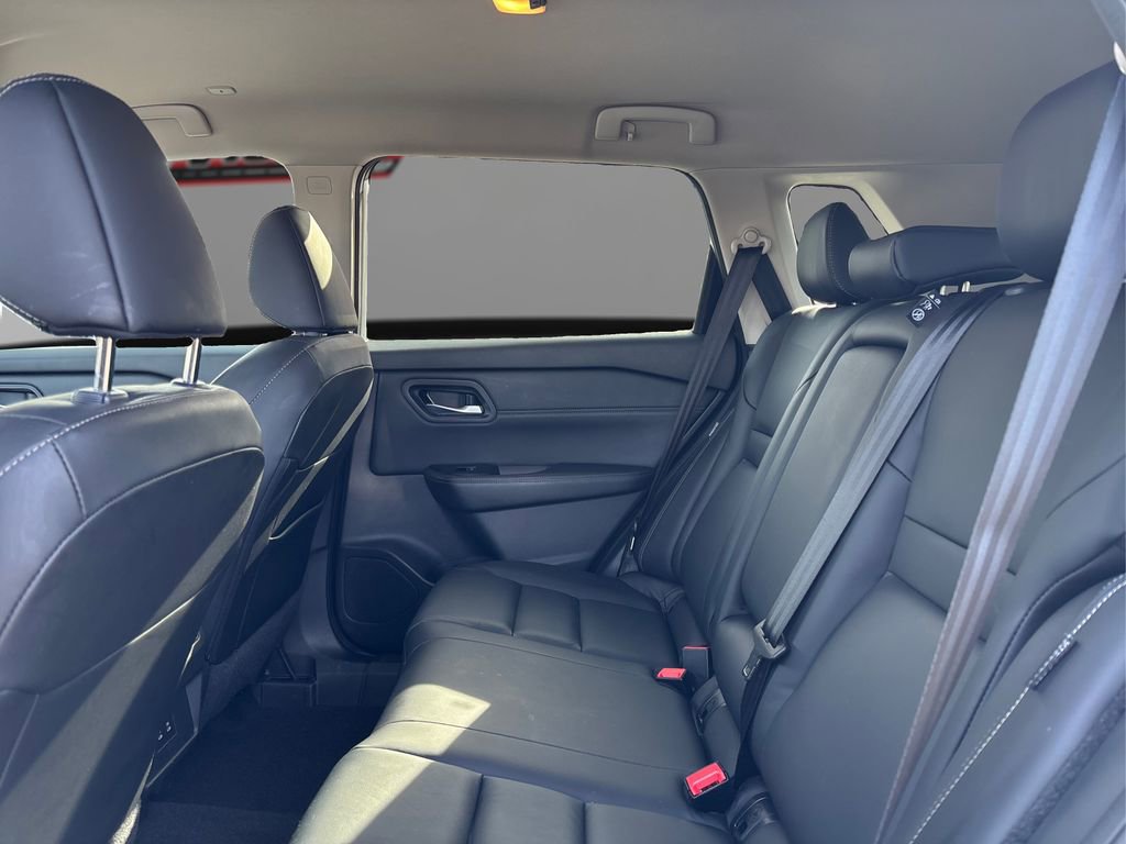 Used 2024 Nissan Rogue SL image 10