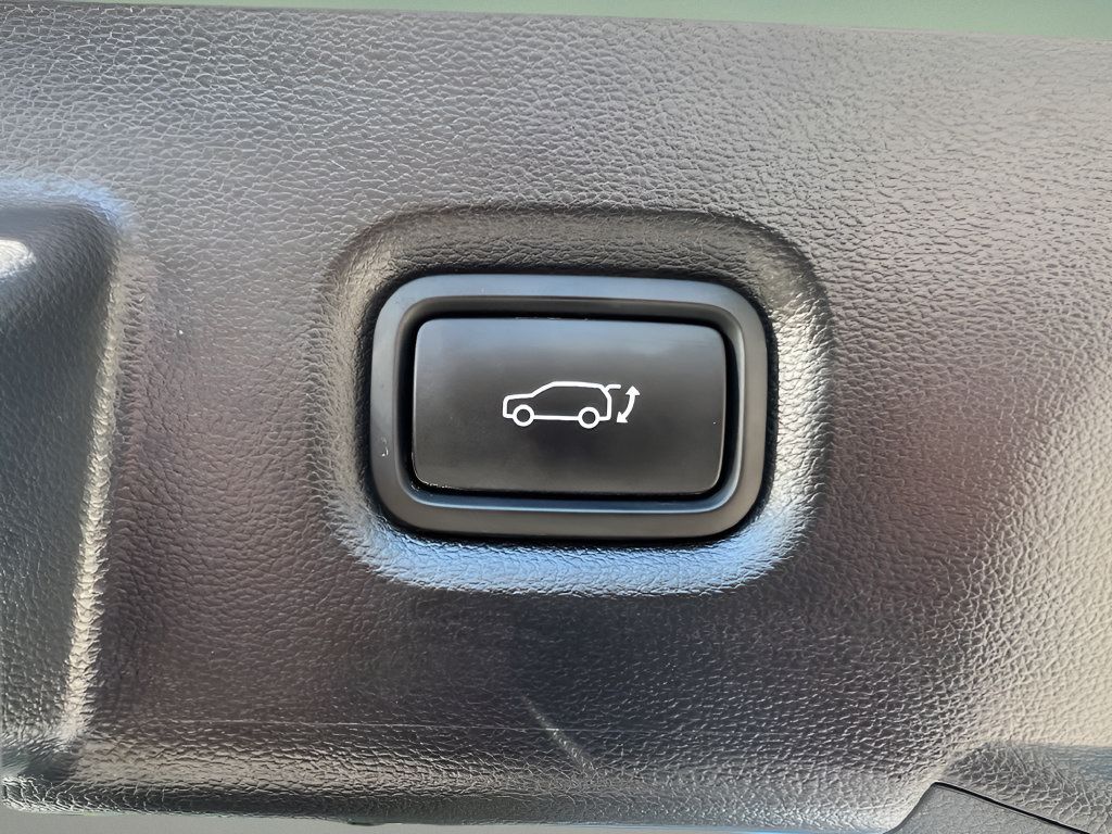 Used 2023 Hyundai Ioniq 5 Limited AWD/4WD image 12