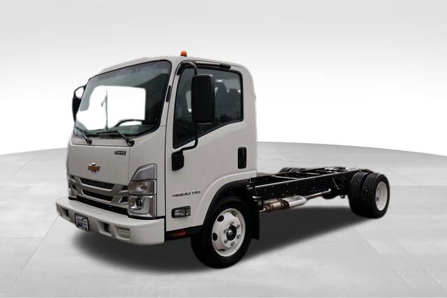 New 2025 Chevrolet Low Cab Forward image 7