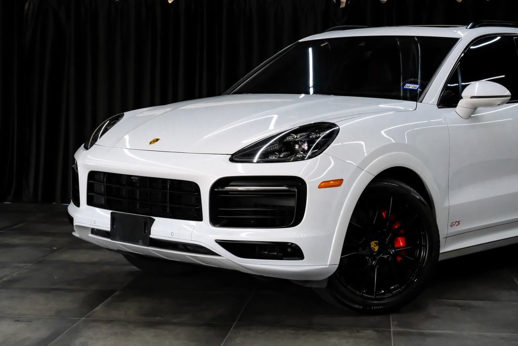 Used 2021 Porsche Cayenne GTS w/ Sport Chrono Package (8LH) AWD/4WD image 6