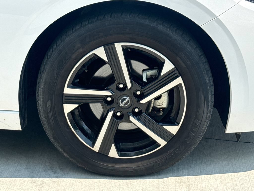Used 2024 Nissan Sentra SV FWD image 11