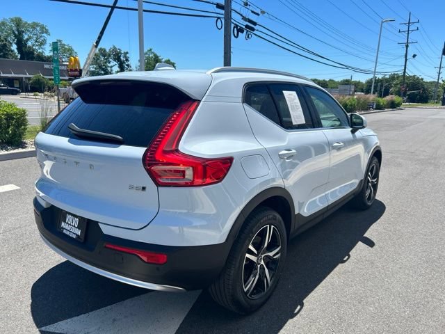 Certified 2025 Volvo XC40 B5 Core AWD/4WD image 5