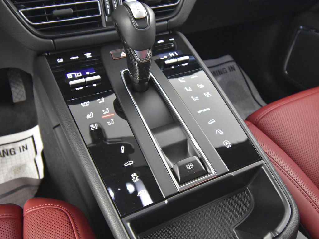Certified 2024 Porsche Macan GTS AWD/4WD image 23