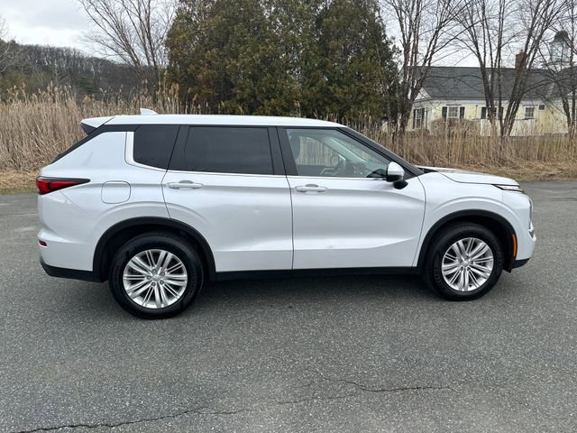 Used 2024 Mitsubishi Outlander ES image 6