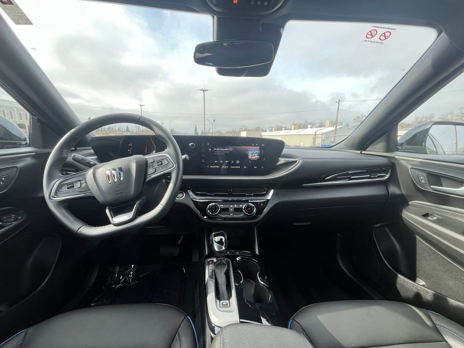 Used 2025 Buick Envista Sport Touring image 31