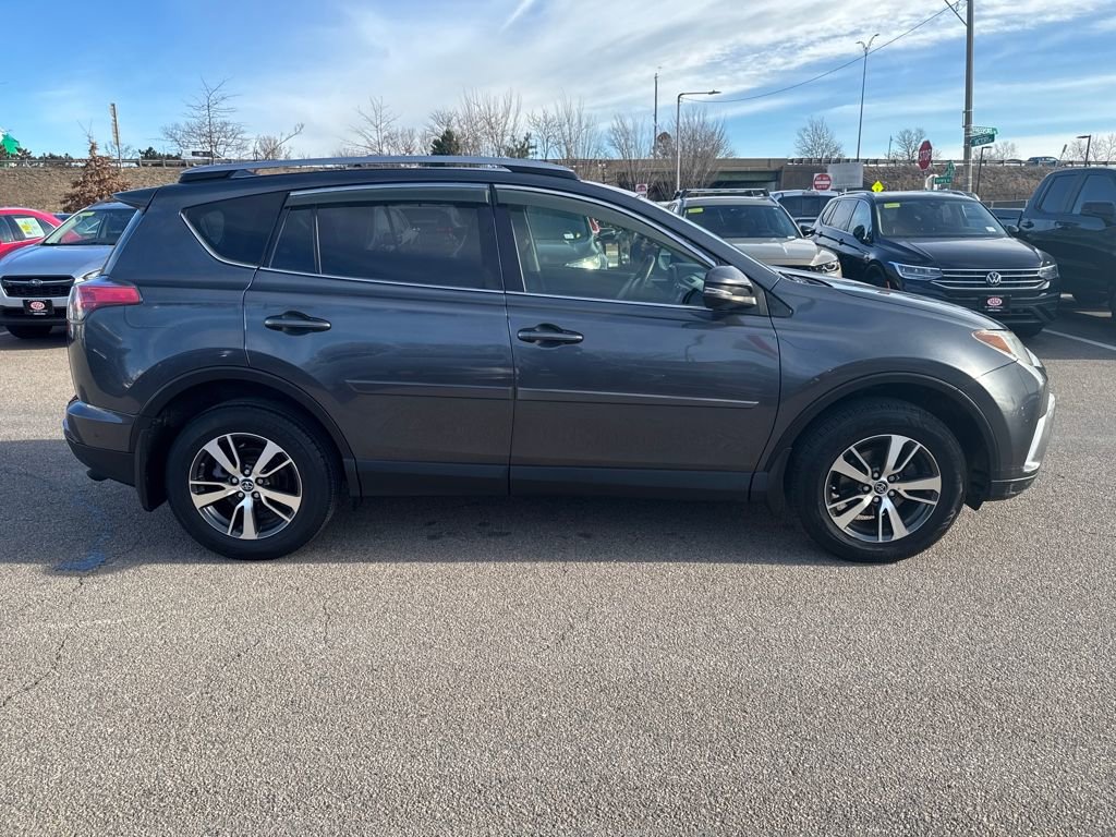 Used 2018 Toyota RAV4 XLE image 10