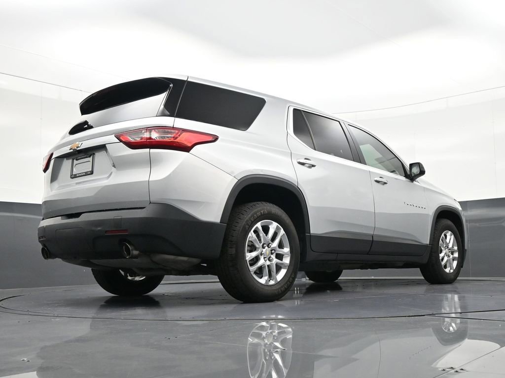 Used 2021 Chevrolet Traverse LS image 28