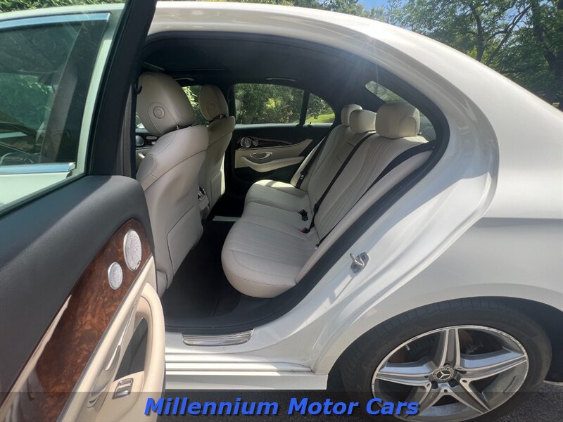Used 2019 Mercedes-Benz E 300 4MATIC image 29