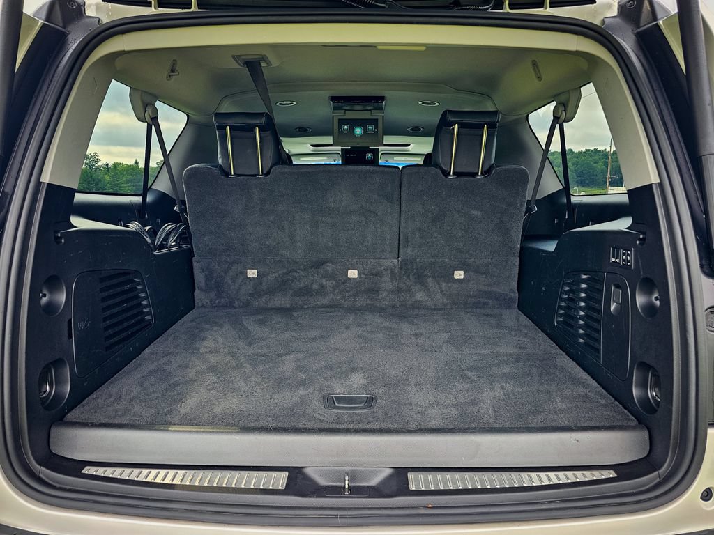 Used 2019 Chevrolet Suburban LT AWD/4WD image 38