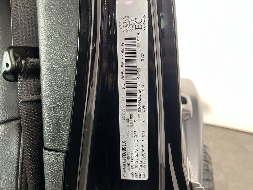 Used 2018 Jeep Wrangler Unlimited Rubicon AWD/4WD image 32