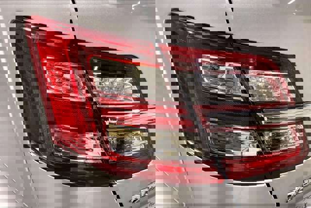 Used 2018 Ford Taurus SE FWD image 28