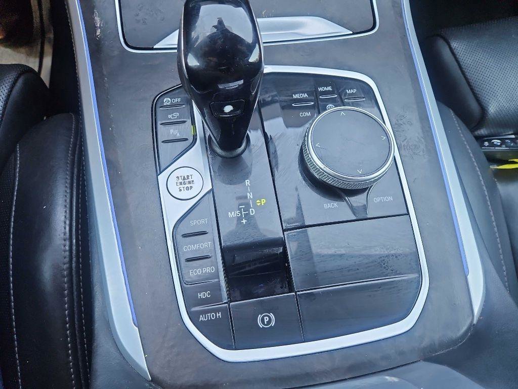 Used 2022 BMW X5 xDrive40i w/ M Sport Package image 19