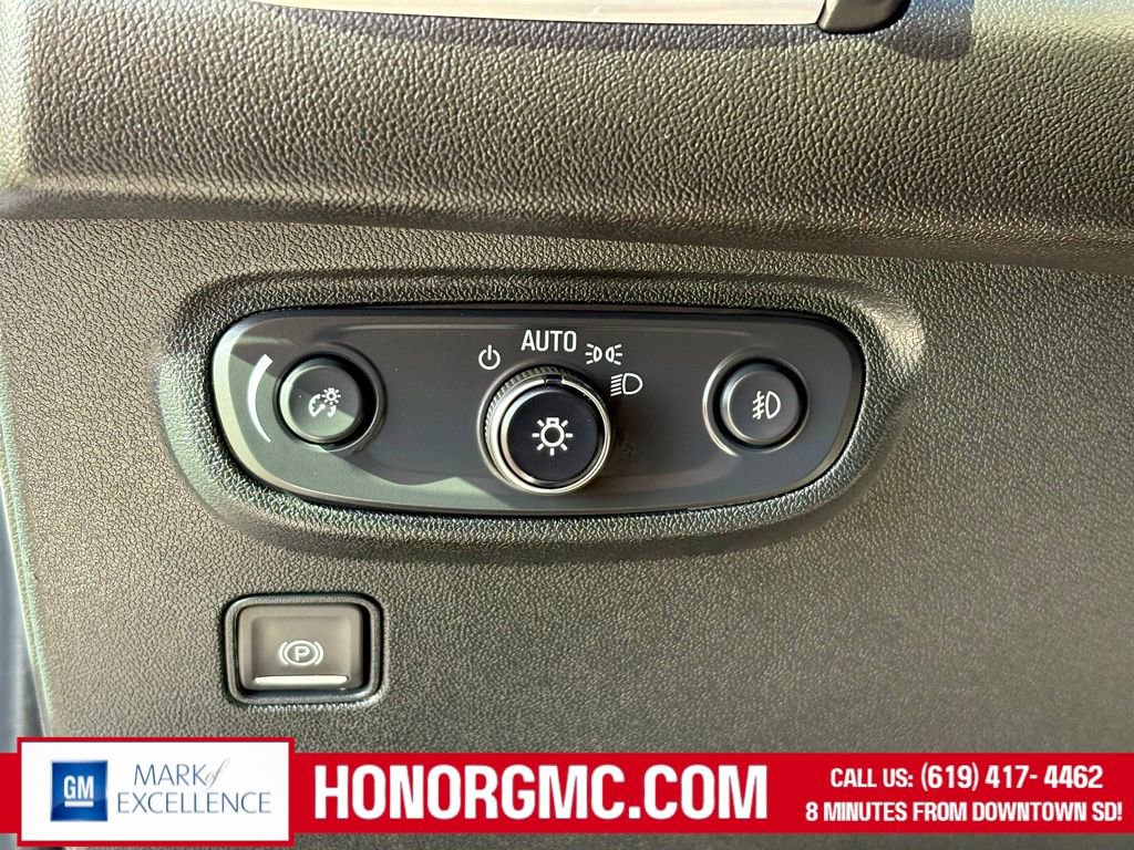 Used 2024 GMC Terrain SLT image 12