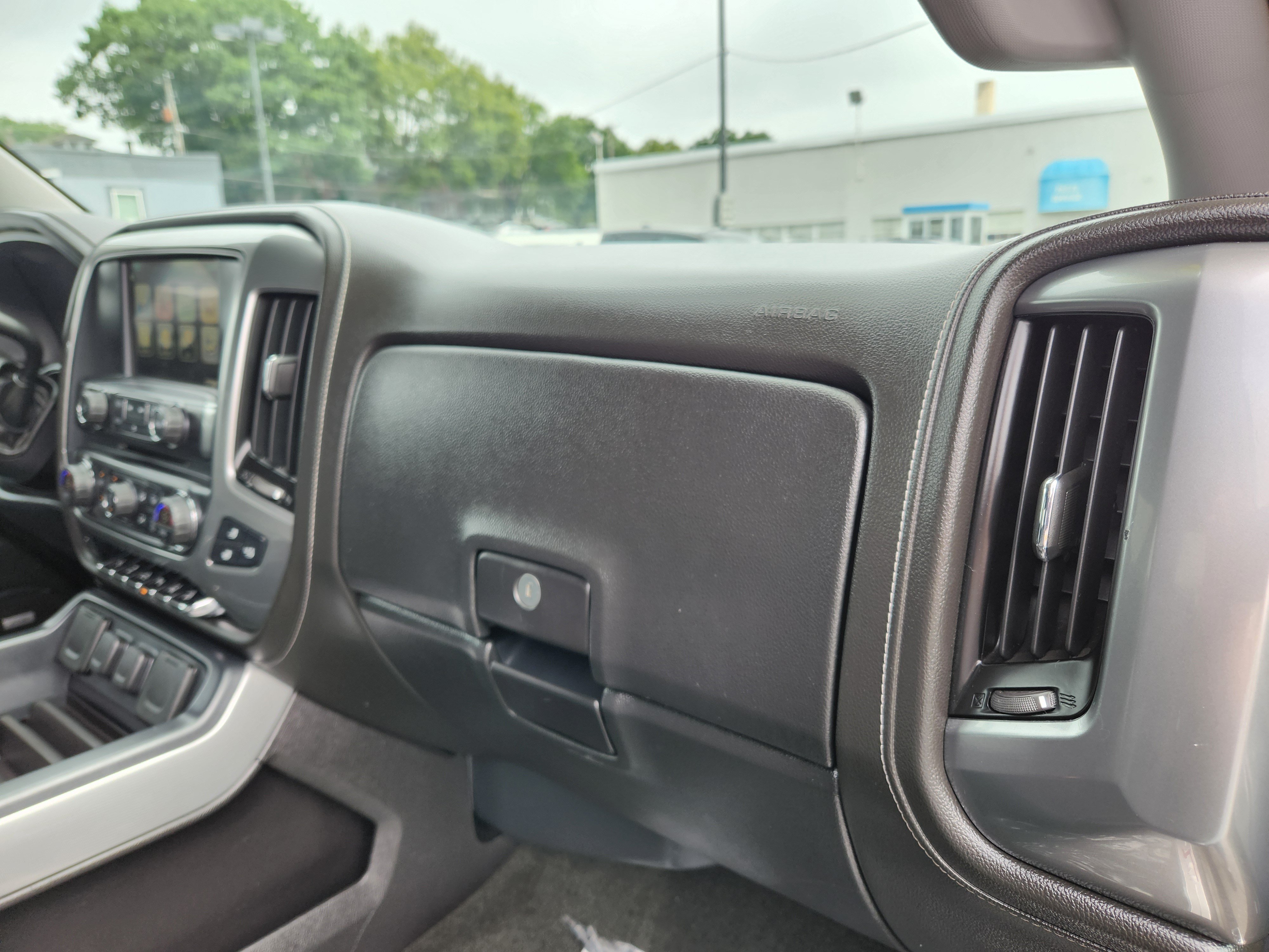Used 2015 Chevrolet Silverado 1500 LTZ Z71 w/ LTZ Plus Package AWD/4WD image 17