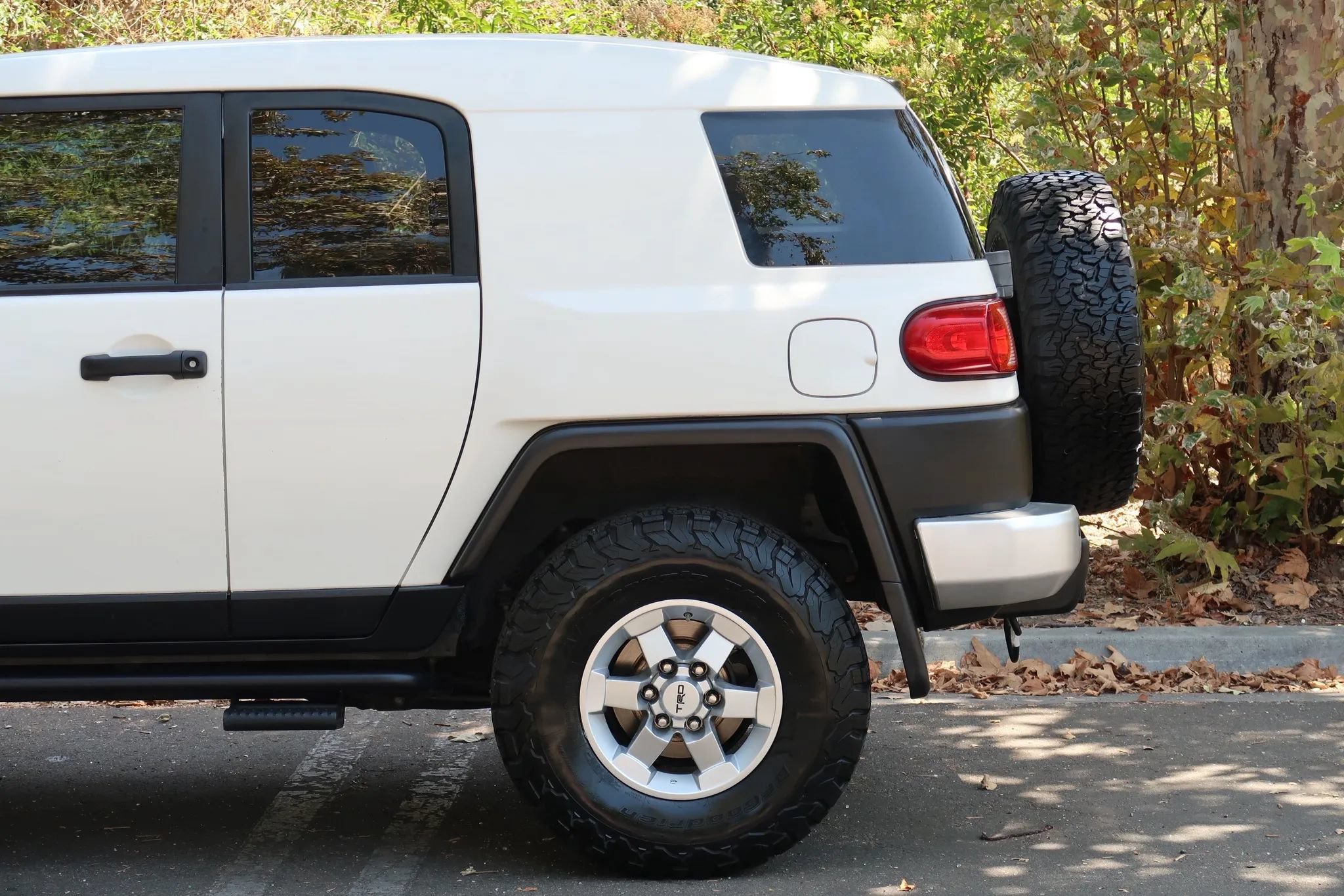 Used 2009 Toyota FJ Cruiser 2WD w/ TRD Sport Pkg image 9