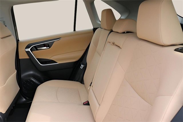 Used 2021 Toyota RAV4 XLE w/ Convenience Package image 16
