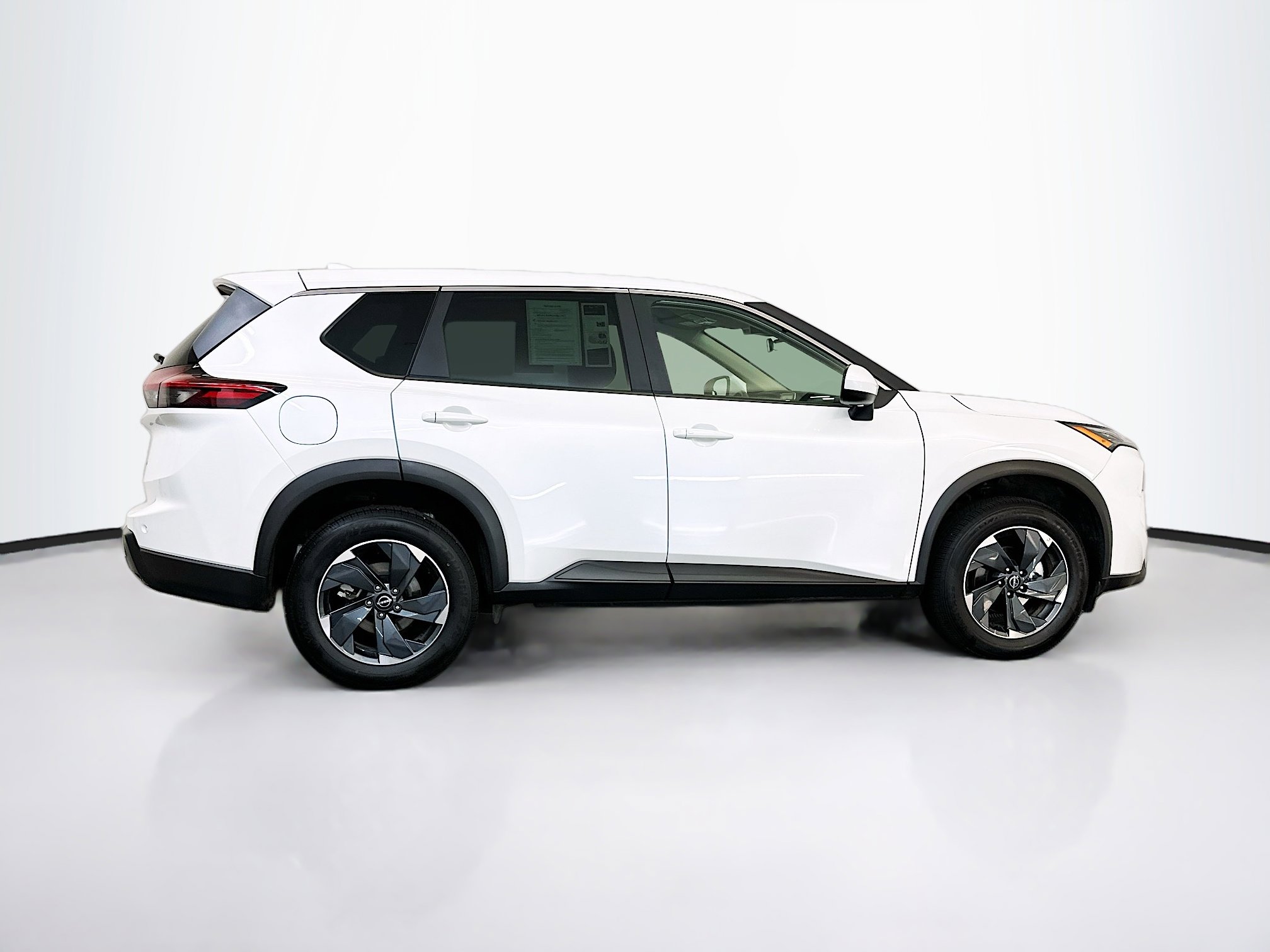 Used 2025 Nissan Rogue SV image 10
