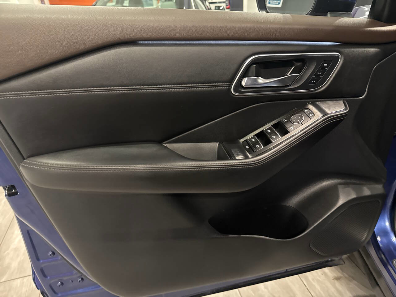 Used 2022 Nissan Rogue Platinum w/ Head-Up Display Package image 16
