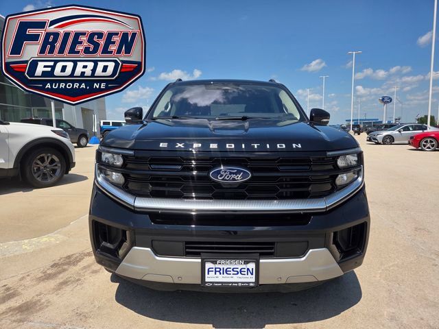 Used 2025 Ford Expedition Platinum w/ Driver's Package AWD/4WD image 2