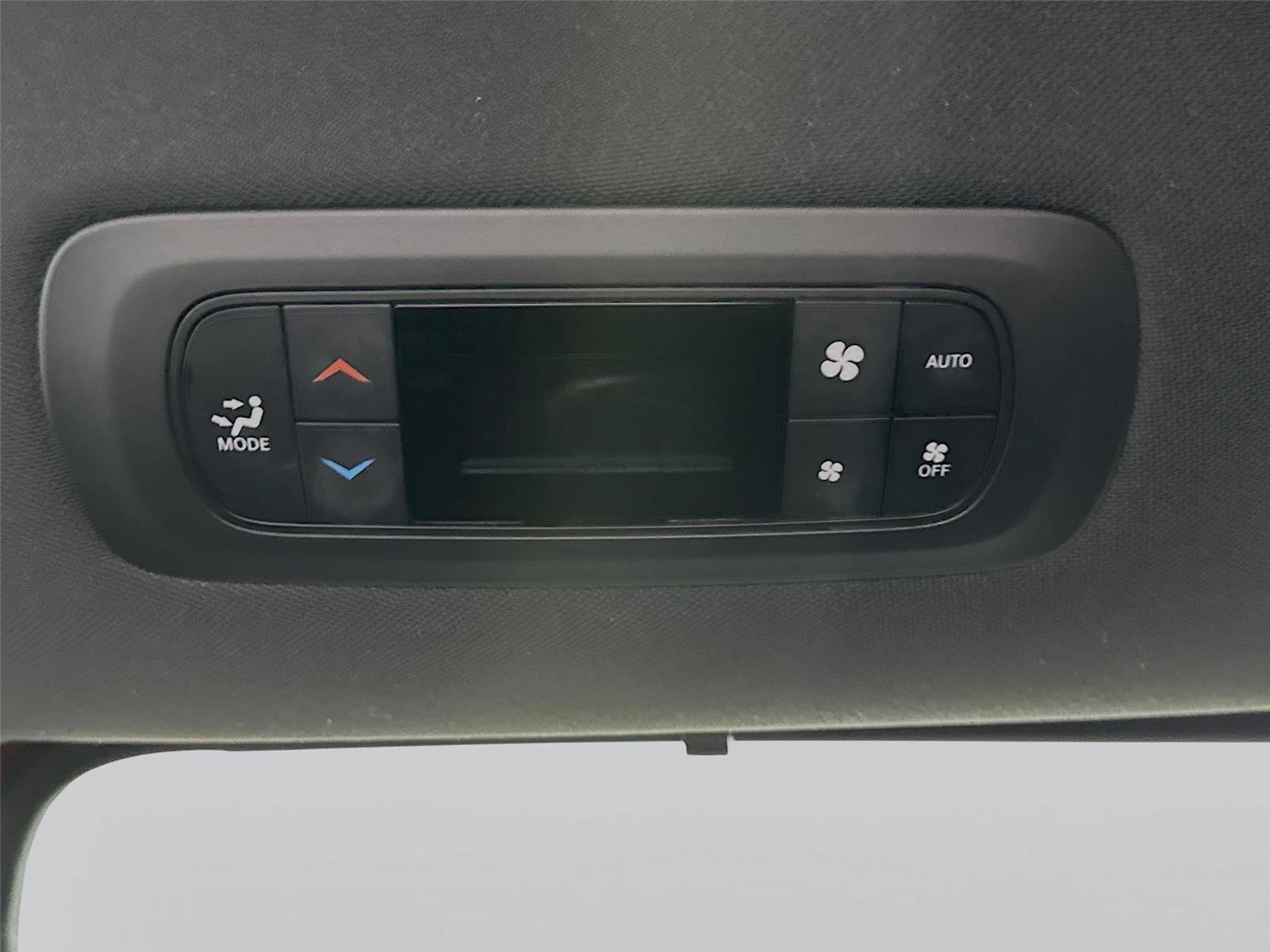 Used 2025 Chrysler Pacifica Select image 23