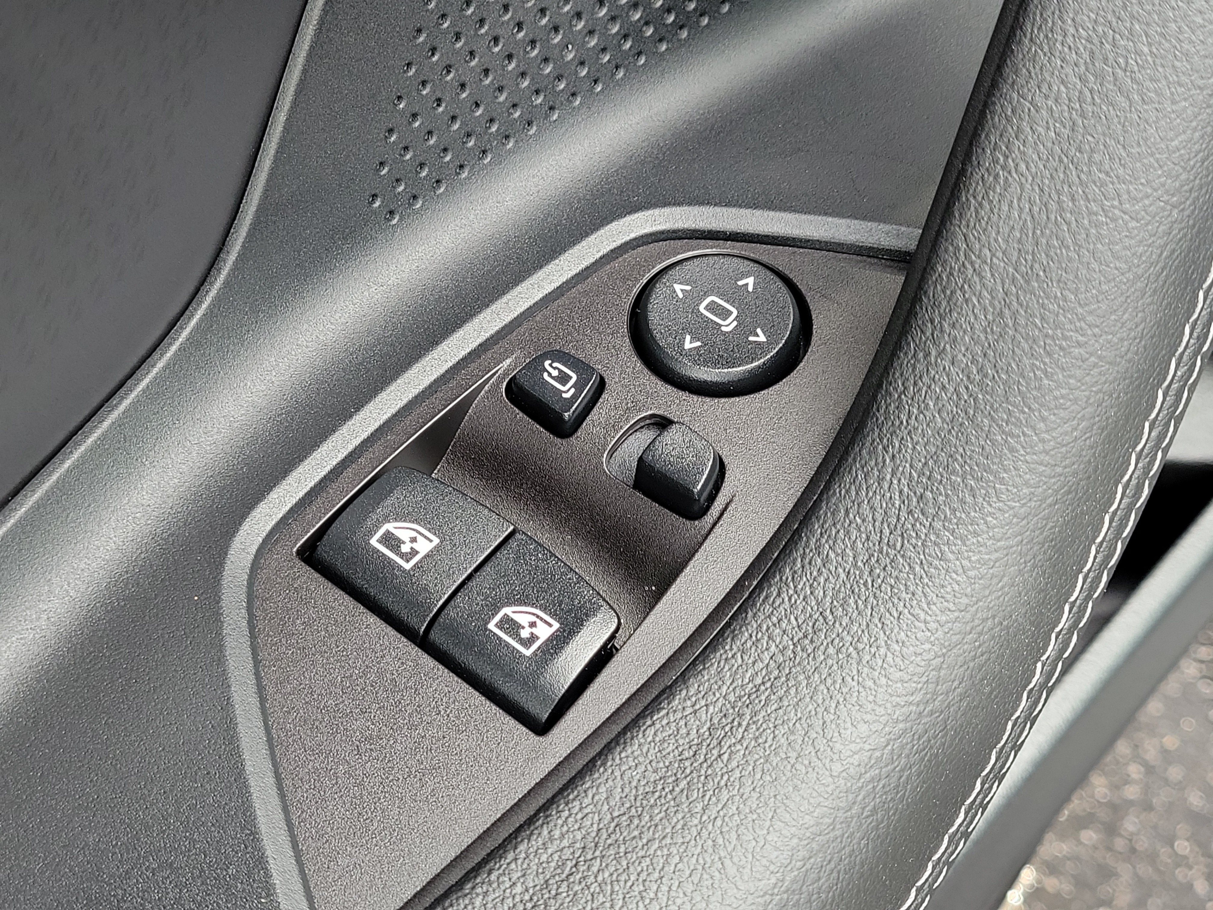Used 2025 BMW 230i Coupe RWD image 16
