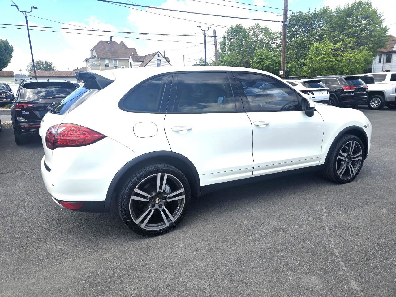 Used 2012 Porsche Cayenne S AWD/4WD image 5
