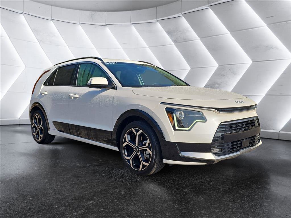 Used 2023 Kia Niro EX Touring image 7