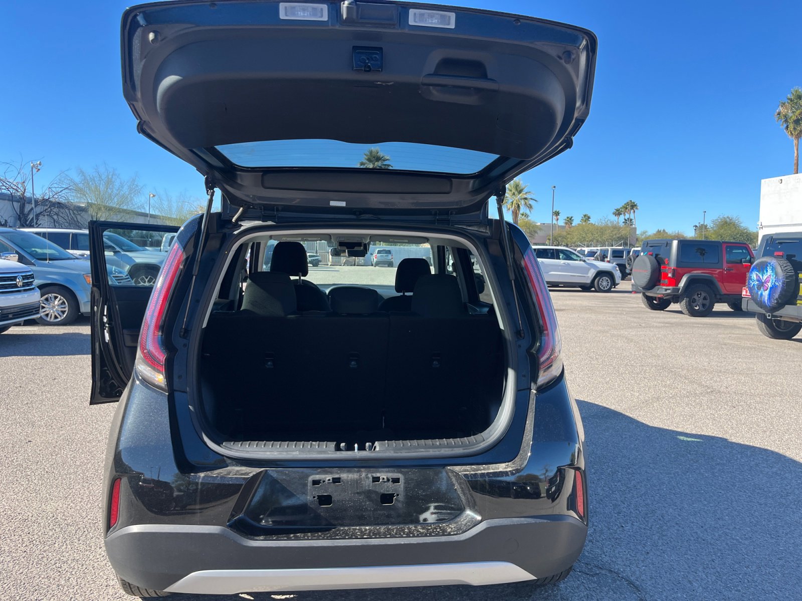 Used 2025 Kia Soul LX image 34