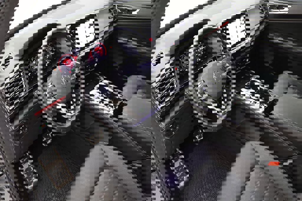 Used 2024 Volkswagen Atlas Cross Sport SEL R-Line image 15