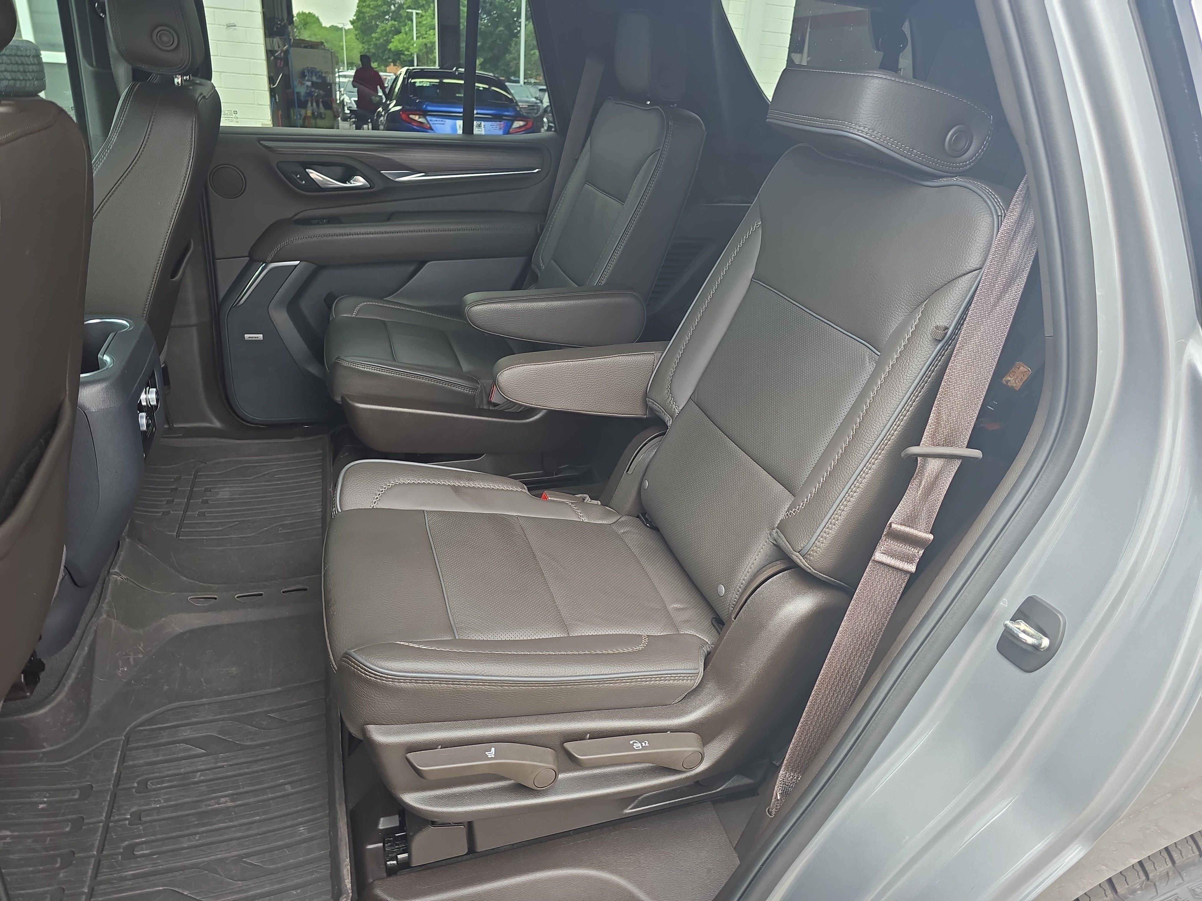 Used 2023 GMC Yukon Denali AWD/4WD image 15