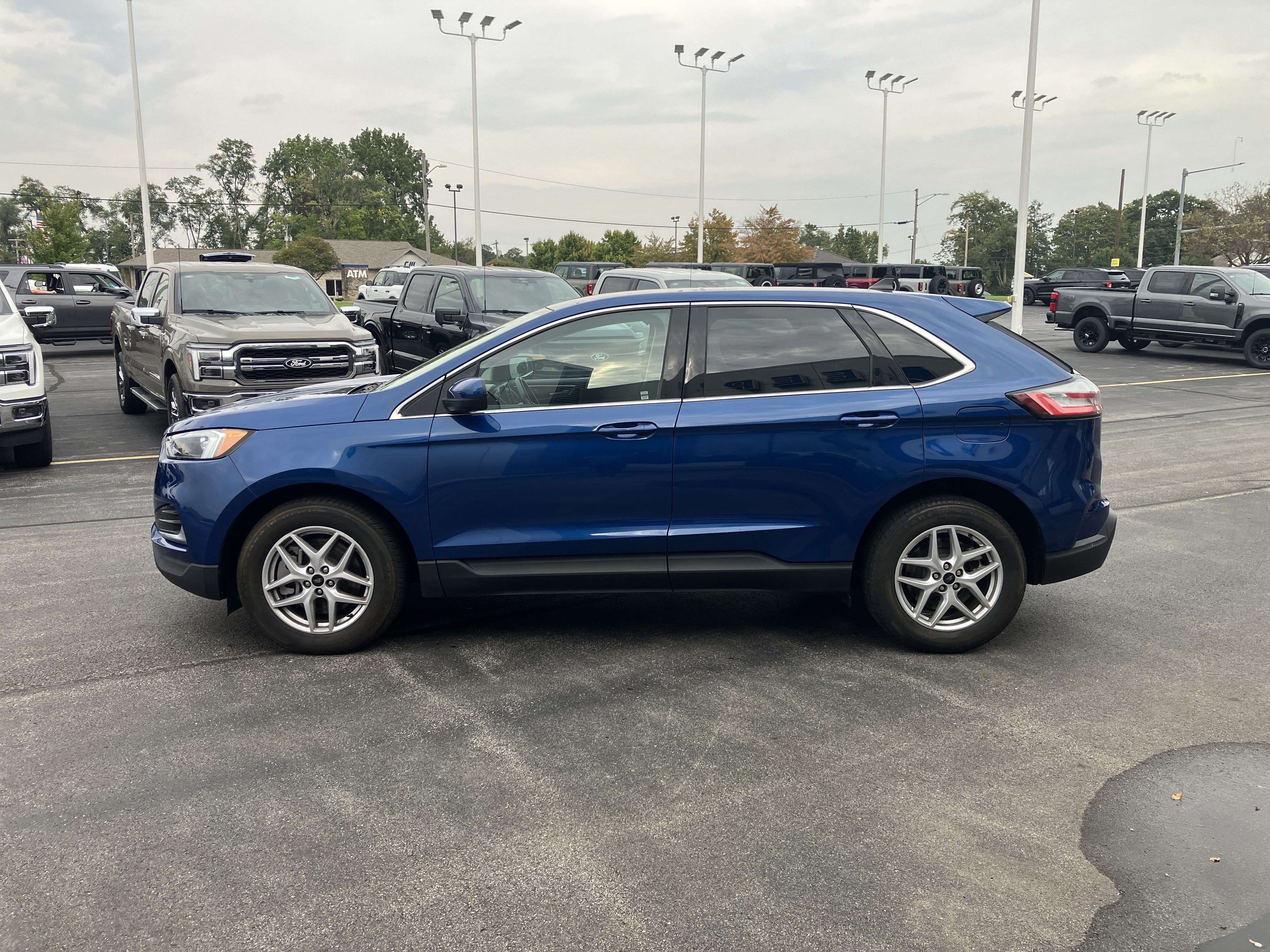 Used 2023 Ford Edge SEL AWD/4WD image 4