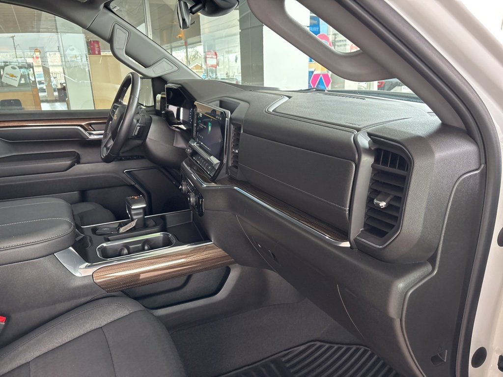 Used 2023 Chevrolet Silverado 1500 LT image 32