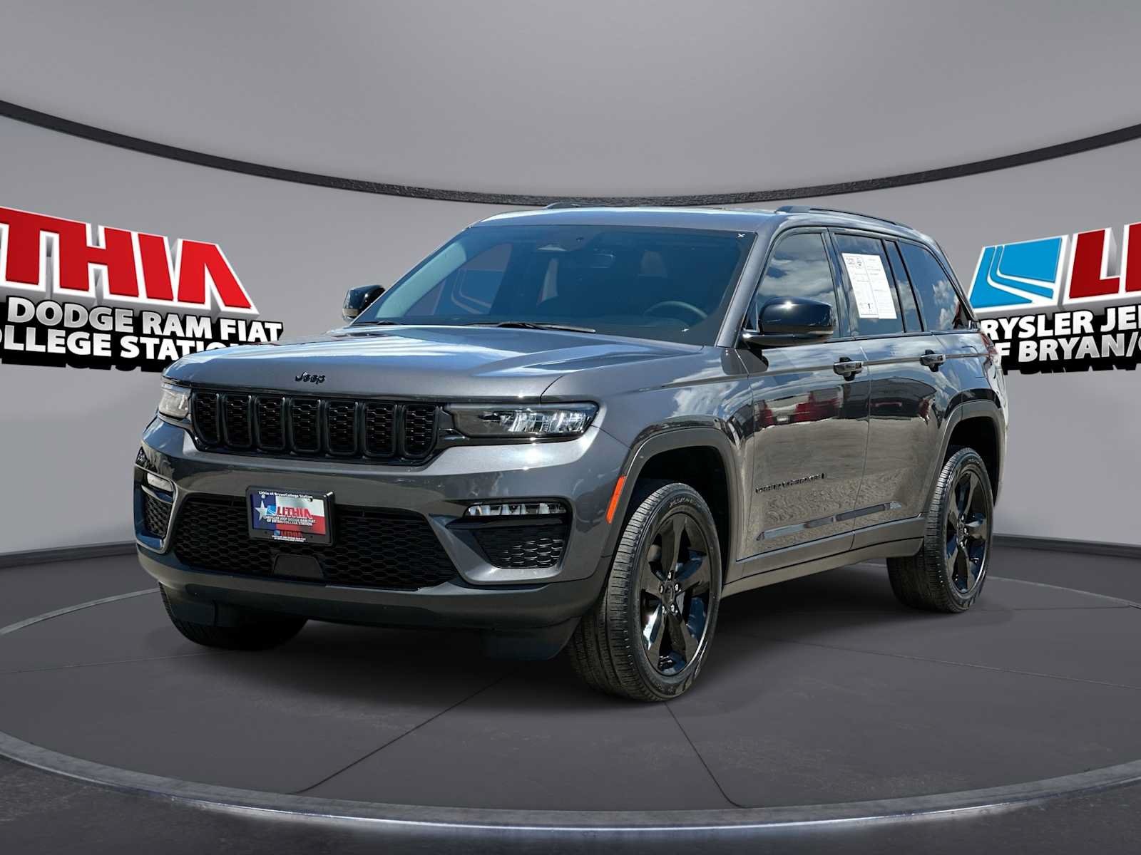 Used 2023 Jeep Grand Cherokee Limited w/ Black Appearance Package
