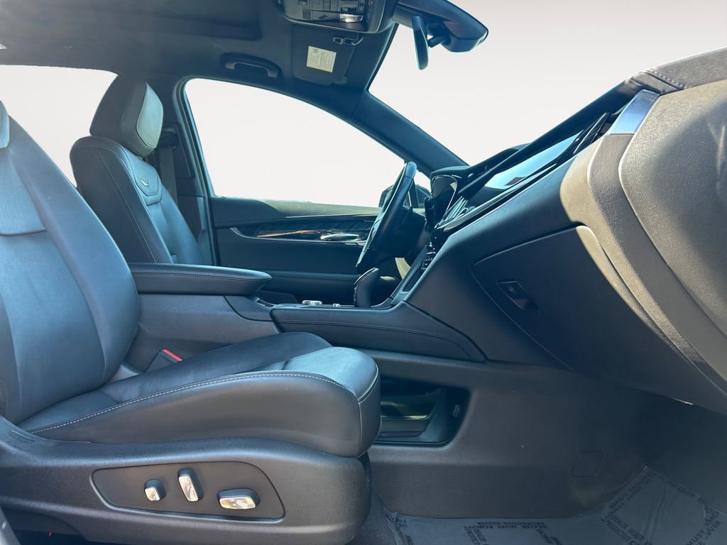 Used 2024 Cadillac XT6 Premium Luxury image 11