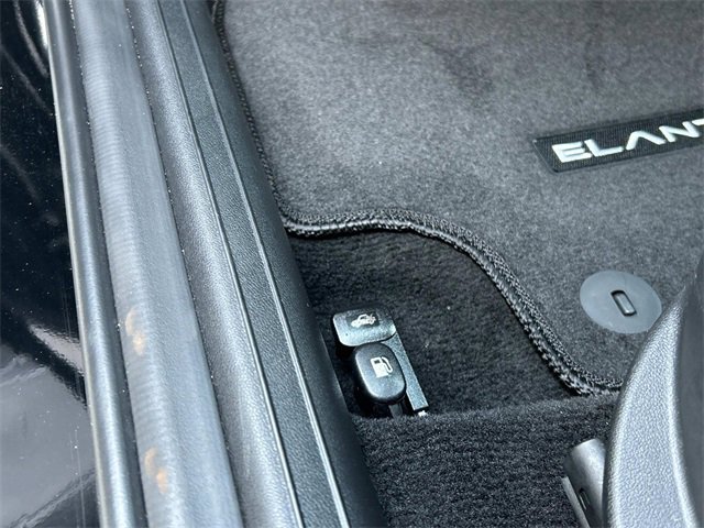 Certified 2025 Hyundai Elantra Sport w/ Cargo Package image 23