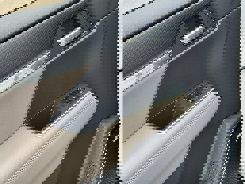 New 2026 GMC Acadia Elevation FWD image 18