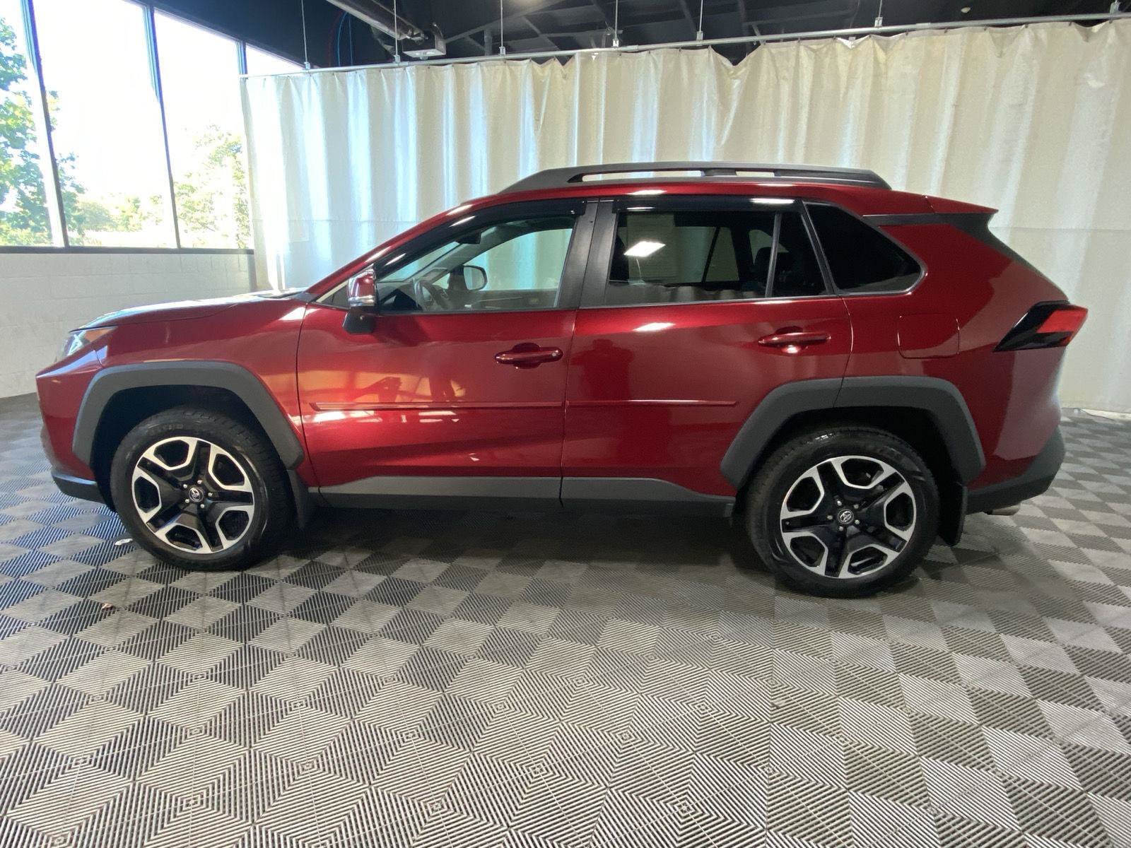 Used 2019 Toyota RAV4 Adventure AWD/4WD image 4