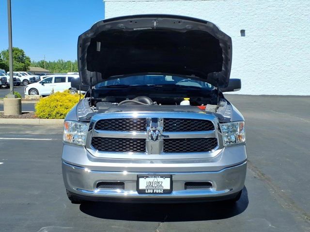 Used 2019 RAM 1500 Classic SLT w/ Luxury Group AWD/4WD image 30