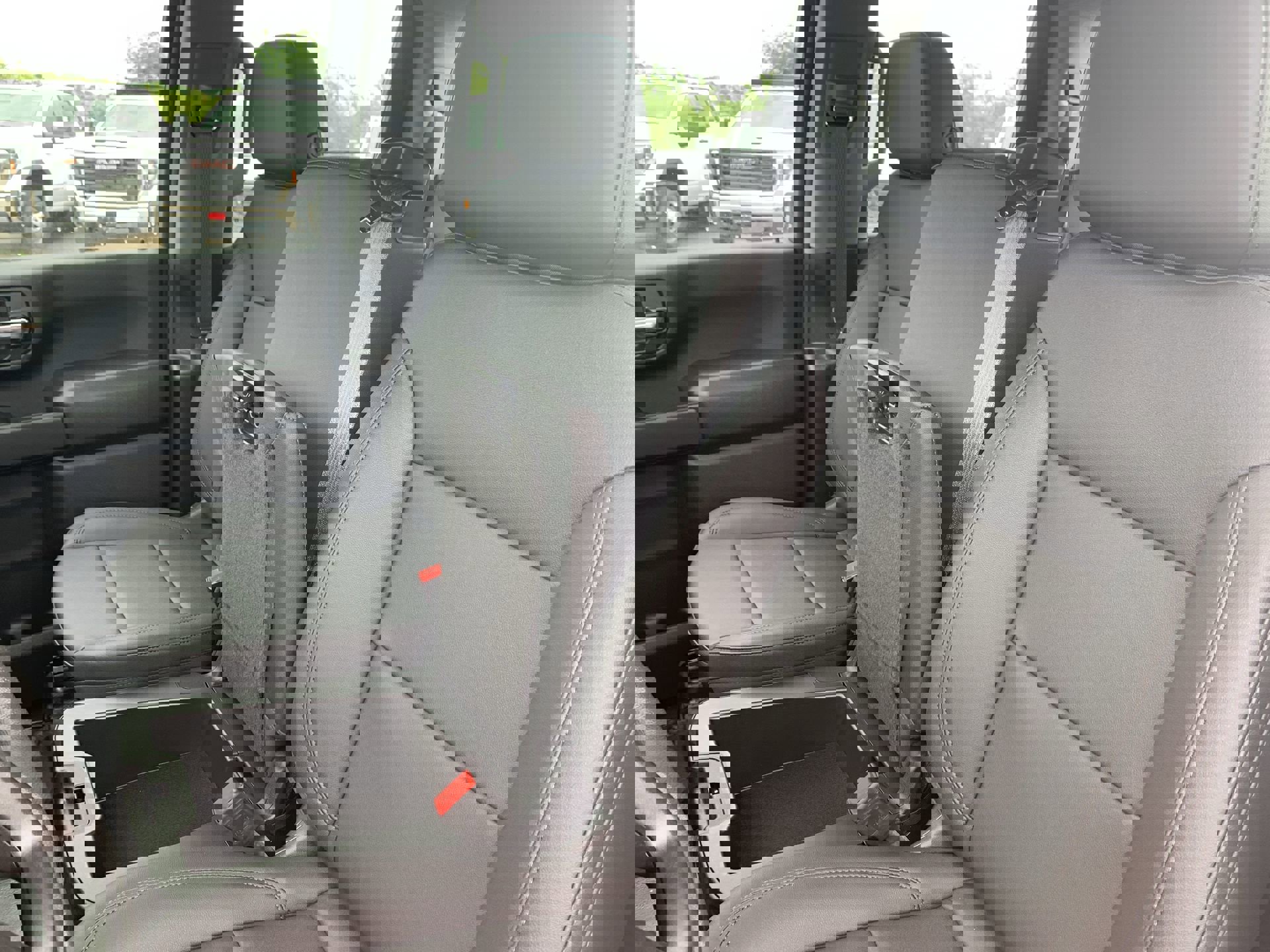 New 2024 GMC Sierra 3500 Pro w/ Fleet Convenience Package image 19