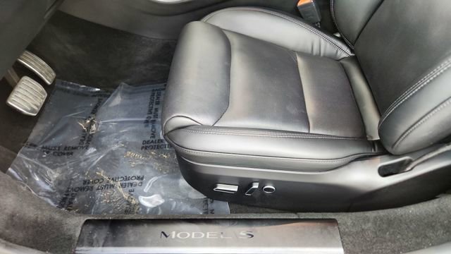 Used 2022 Tesla Model S image 32
