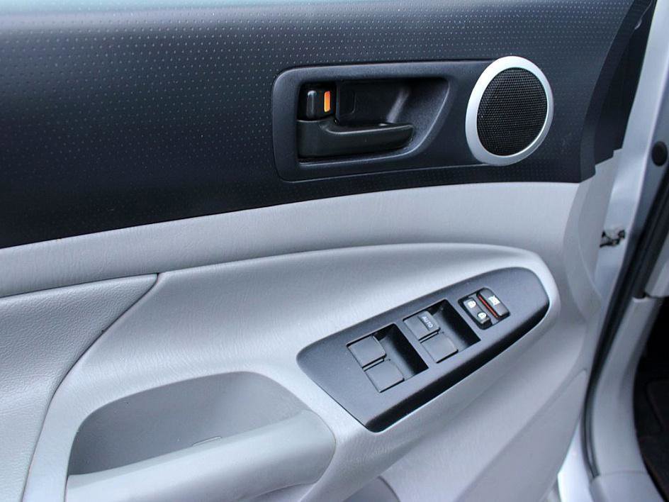 Used 2014 Toyota Tacoma PreRunner image 8