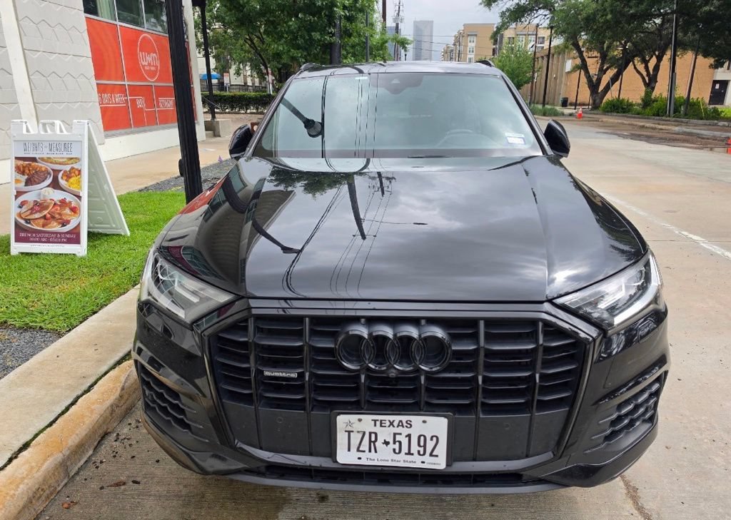 Used 2021 Audi Q7 3.0T Premium Plus w/ Premium Plus Package AWD/4WD image 2